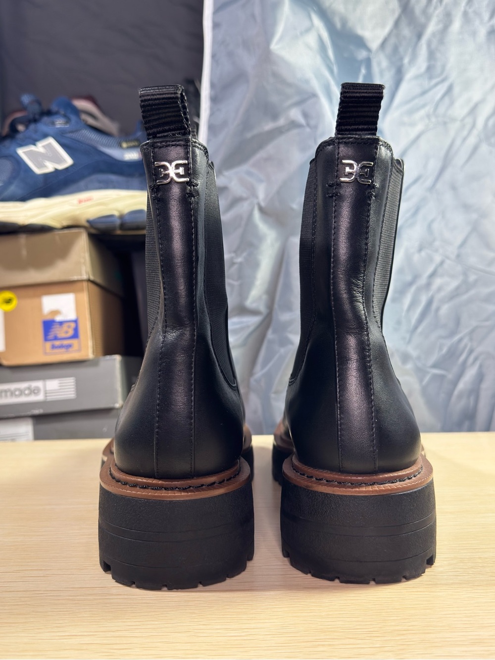 Sam Edelman Laguna Waterproof Lug Sole Black Leather Chelsea Ankle Boots Size 8 - Picture 10 of 13